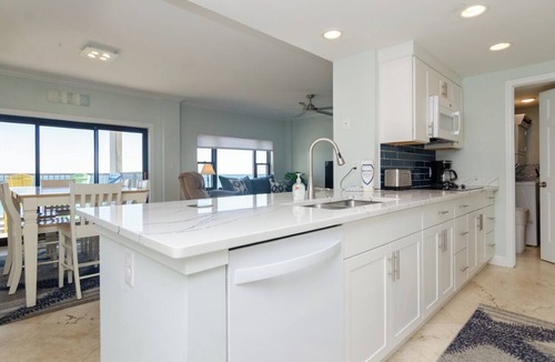 Shell Island Condo | Newly renovated top floor condo in Duneridge!