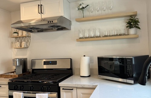 Ukiah House | Newly renovated home walkable to Downtown/Restaurants/Park