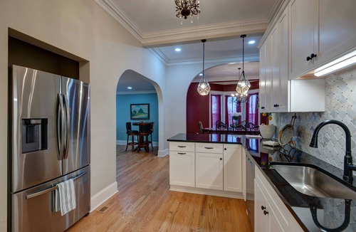 Skaneateles House | Newly renovated pet friendly five bedroom property! Walk to village!