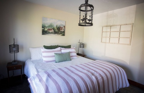 Garden City Cabin | Newly renovated spacious home, Hot Tub. Big yard. Great off-season pricing!