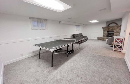 Shelley House | Newly updated 5-bedroom house with AC and WiFi in charming Shelley