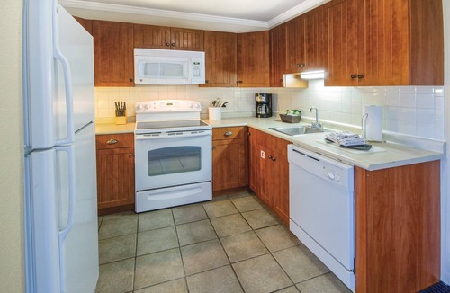 Yachting Village Resort | Newport Harbor front Luxury Resort, Two Bedroom with indoor/outdoor pools