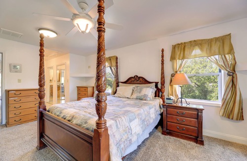 Newport House | Newport Home w/Private Balconies & Creek Access!