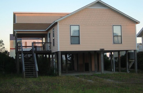 Topsail Beach Cottage | “Nex-ta-sea” 3 BR, 2 bath close to beach access