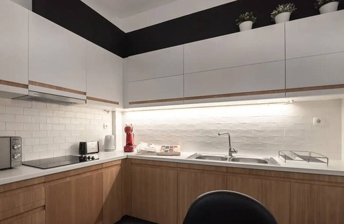 Makrigianni Condo | Next to Acropolis Museum, in Plaka area large Apt!