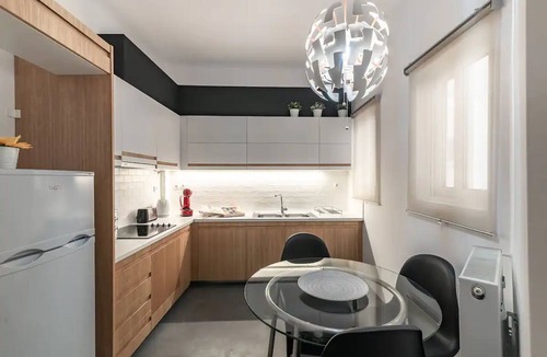 Makrigianni Condo | Next to Acropolis Museum, in Plaka area large Apt!