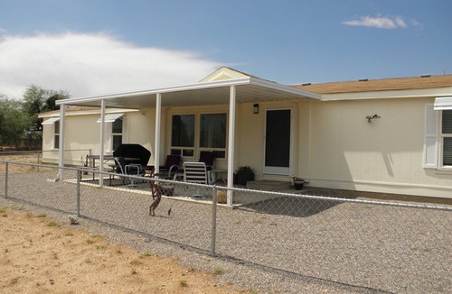 Black Horse House | Nice 2-1/2 bedroom Home with AC in Catalina