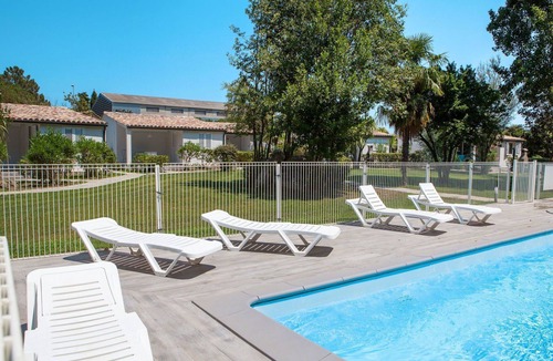 Ghisonaccia House | Nice apartment in villa for 6 people with pool, A/C, WIFI, TV, terrace and pets allowed