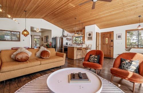 Fawnskin House | Nightcap Lodge- HOT TUB WITH BREATHTAKING MOUNTAIN VIEWS!