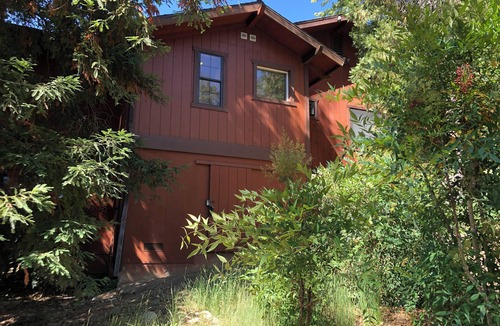 Three Rivers Cabin | No Cleaning Fee, New AC, Hot Tub, Pets Allowed, 6 Car Parking, EV Charger