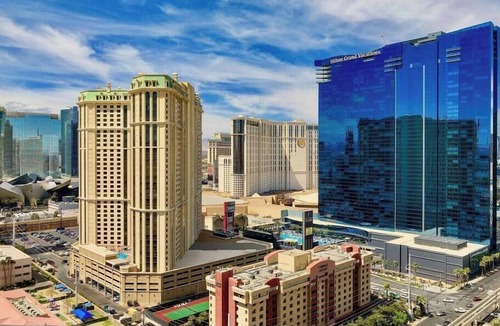 Las Vegas Condo | No Resort Fee | Balcony Strip Views, Pools & Parking
