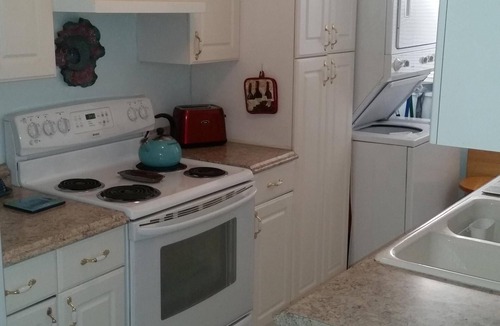 Prescott House | NOB HILL PRINCESS - Best Downtown Location! .Trees, Sunsets & Views!