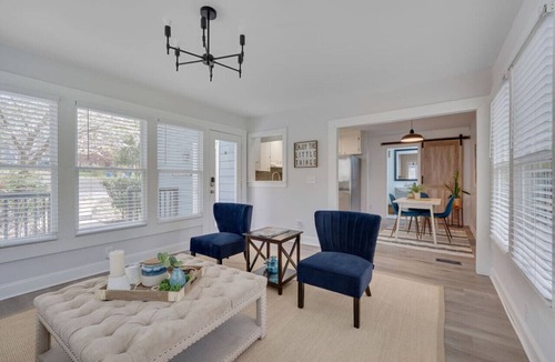 North Raleigh House | North Hill Gem; Renovated/Private/Pristine