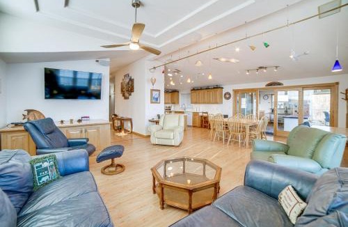 North Lakeport House | North Lakeport Home on Clear Lake: Boat + Unwind!