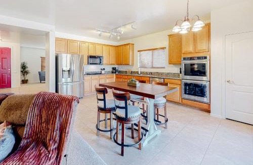 Black Horse House | North Oro Valley Abode