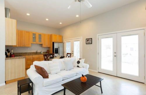 North Park House | North Park Studio Bungalow