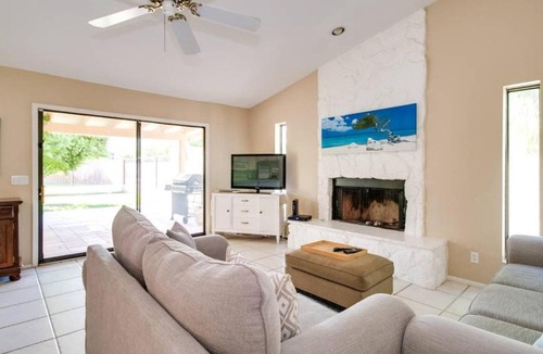 Paradise Valley Village House | North Phoenix 6 Bedroom with Guest House Pool