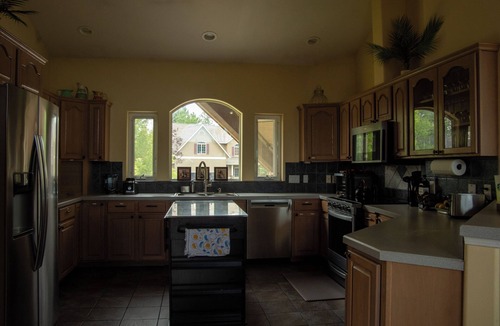 Hayden View Estates House | Now Open! Pure Relaxation · Breathtaking Views · Sunny Yard · Pool · Gym · Bar