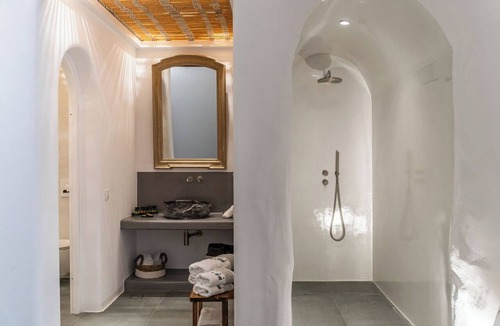 Fira Hotel | Numa Santorini