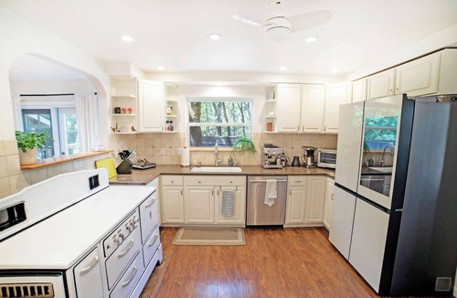 Glen Ellen House | Oak & Vine: Pool | Hot Tub | Fire Table | BBQ