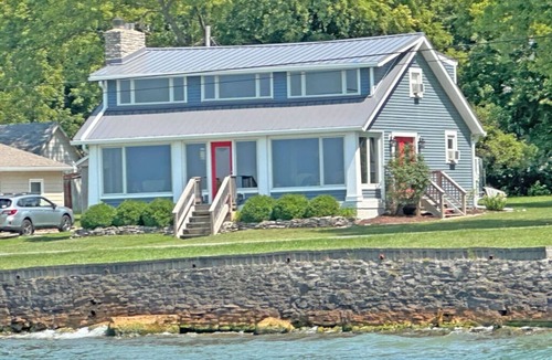 Kelleys Island House | Oars, Shores & Anchors-3 Bedrooms/2.5 Bathrooms