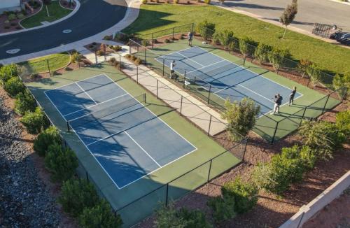 Ivins House | Oasis at Ocotillo 48 Private Pool and Spa! Ping Pong table Nintendo Switch & Resort pool