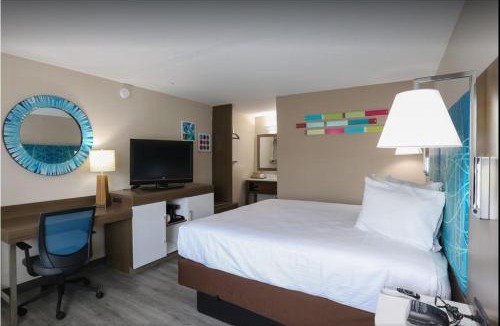 Polk Village Hotel | Oasis Inn