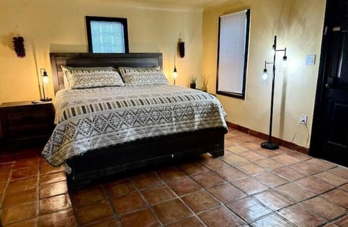 Truth or Consequences Hotel | Oasis Motel- King Bed - Room 6