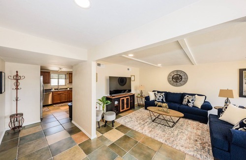Tucson House | Oasis On Palm- Private And Quiet ~ Sparkling Pool And Spa!
