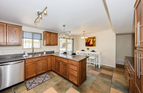 Tucson House | Oasis On Palm- Private And Quiet ~ Sparkling Pool And Spa!
