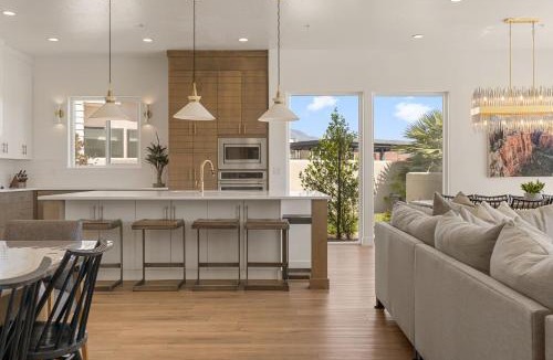Washington House | Oasis on the 8th home
