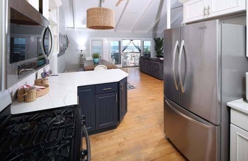 Minot House | Ocean front Scituate Minot Beach Front Sleeps 11