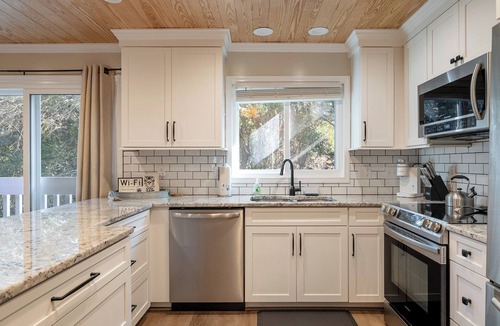 Pine Knoll Shores Condo | Ocean Glen 12, Almost Oceanfront 3BR 2.5BA Condo at Pine Knoll Shores!