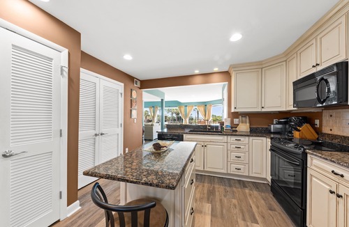 Spinnaker Beachhouses Villa | Ocean View 3BR Spinnaker! Steps to Beach, Pools, Dining, Golf! Amenity access included!