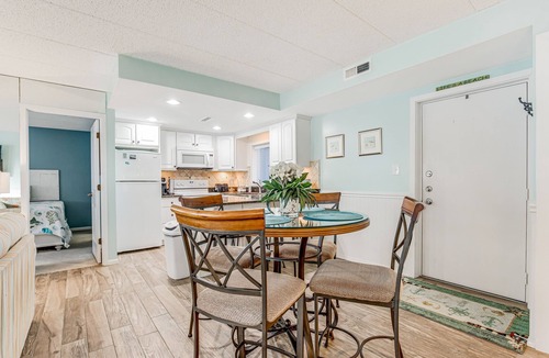 Midtown Ocean City Condo | Ocean-View Condo - 100’ to Beach - Central AC, Private Washer/Dryer, Free WiFi