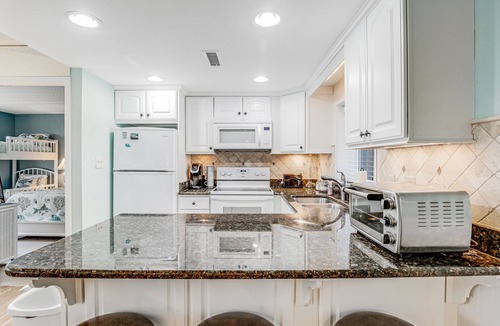 Midtown Ocean City Condo | Ocean-View Condo - 100’ to Beach - Central AC, Private Washer/Dryer, Free WiFi
