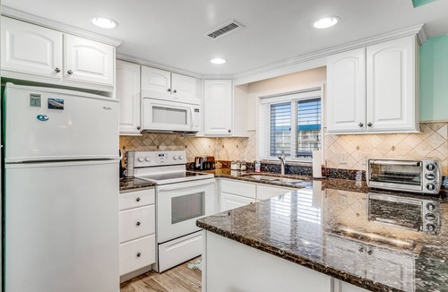 Midtown Ocean City Condo | Ocean-View Condo - 100’ to Beach - Central AC, Private Washer/Dryer, Free WiFi