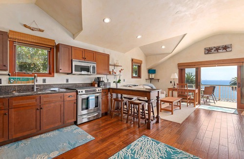 Summerland House | Ocean View Studio Near Butterfly Beach Santa Barbara