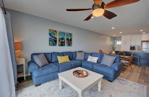 Topsail Beach Condo | Oceanfront 3BR Queen's Grant Condo
