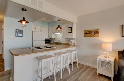 Wilmington Beach Condo | Oceanfront: King Bed, Private Beach, Big Pool