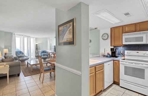 Sneads Ferry Condo | Oceanfront condo, community pool, beach access