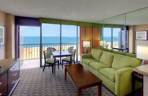 Northeast Virginia Beach Resort | Oceanfront Virginia Beach Quarters Resort - 1 bedroom