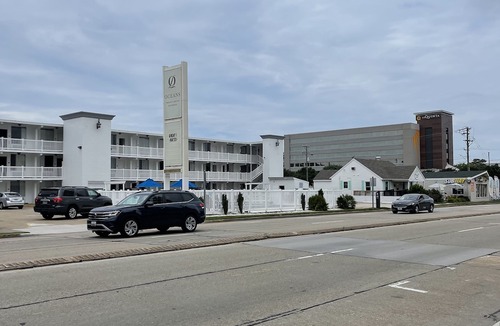Northeast Virginia Beach Hotel | Oceans 2700