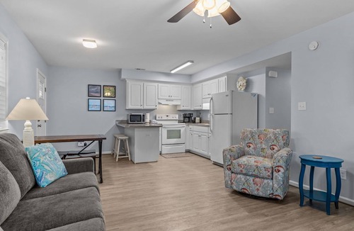 Atlantic Beach Condo | Oceanside/Pet Friendly Condo-Boardwalk Shores D