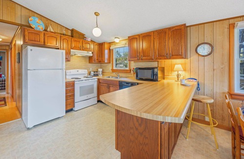 Avon House | Oceanview Dog Friendly Home in Avon w/Grill, Games. Only 3 Lots From Beach!