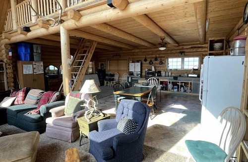 Darby Cabin | Off-Grid Luxury Cabin for Great Montana Weekend Getaways