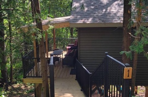 Elba Cabin | Off-Grid Tree Houses Great for Groups Getaways in Minnesota