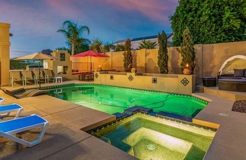 Glendale House | OH NO- You Will Not Want to leave- Heated Pool, Spa, Xbox, billiards, Air hockey