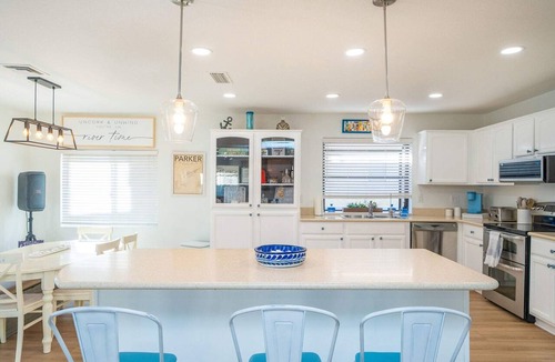 Moovalya Keys House | Ohana Beach, Private Dock, Family Fun!