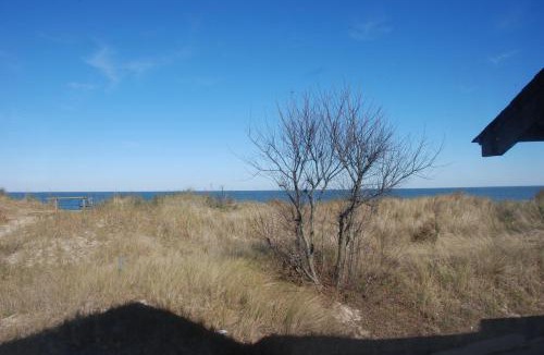 Cottage Line House | Old Time Beach Front Cottage - The Beach is your Backyard! Pet Friendly cottage
